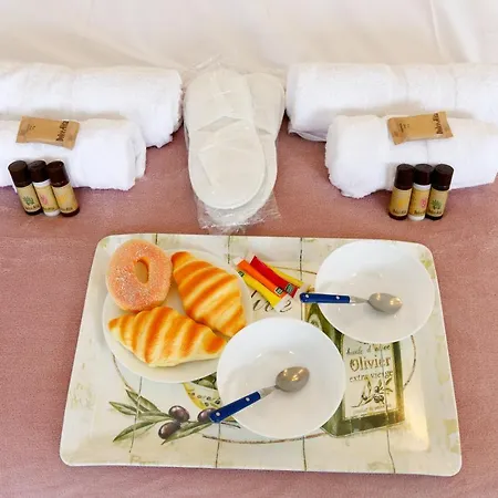 Magnolia Yourhosthelper *